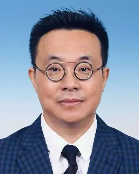 邹游任北京服装学院院长