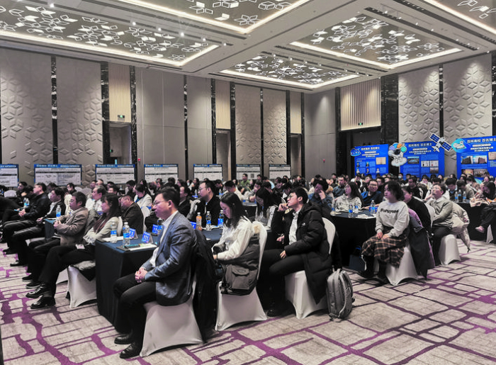 “百所高校、百名博士”长春产业行系列活动首场吸引国内众多高层次人才到场。 毕馨月 摄 “百所高校、百名博士”长春产业行系列活动首场吸引国内众多高层次人才到场。 毕馨月 摄