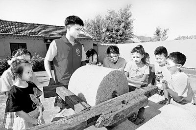 点亮乡村孩子的“精神天空”